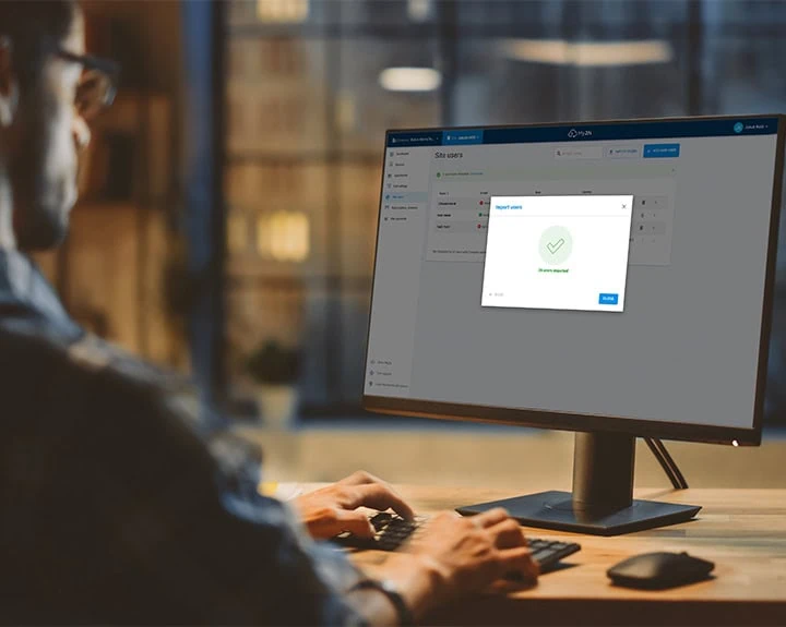 Gestione remota e funzioni smart per controllo accessi